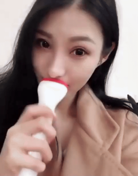 Preenchedor Labial LipsLux | Lábios Carnudos, Sem Agulhas