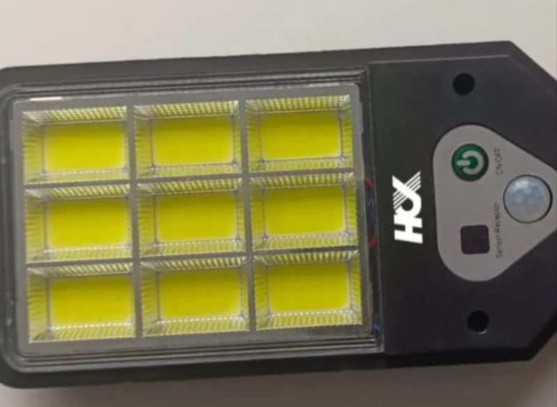 Luminária Solar SmartPower | Economia Inteligente e Segurança para Seu Espaço