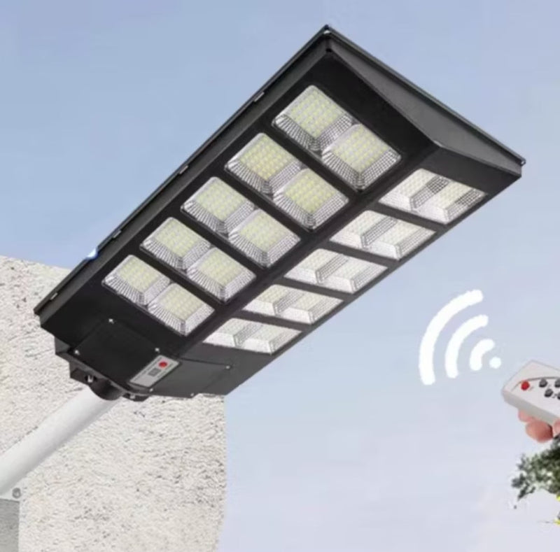 Luminária Solar SmartPower | Economia Inteligente e Segurança para Seu Espaço